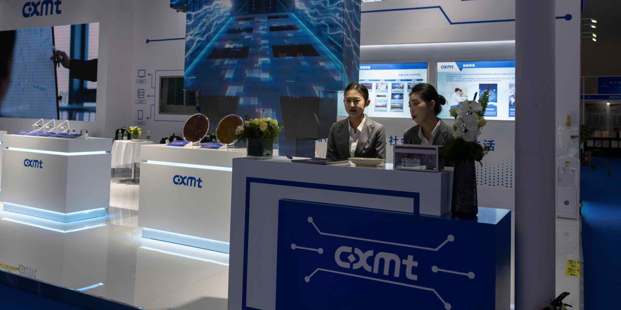 Quarter of listed Chinese firms report losses as economy weakens