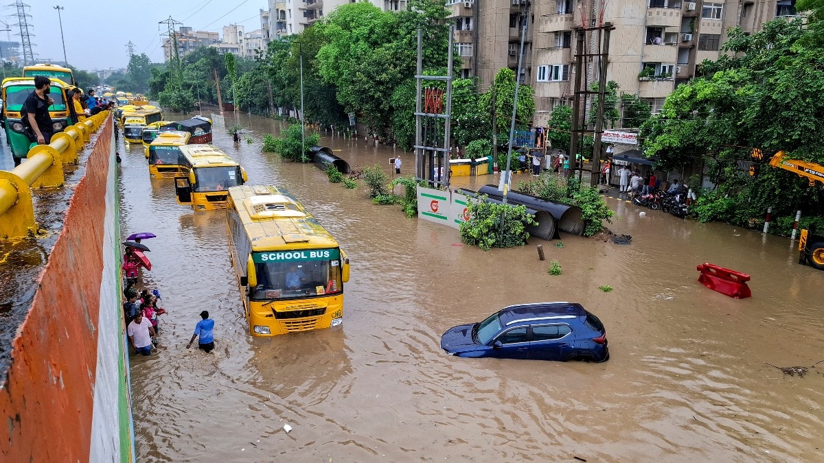 Gurgaon flooding traps schoolchildren for hours; parents demand accountability