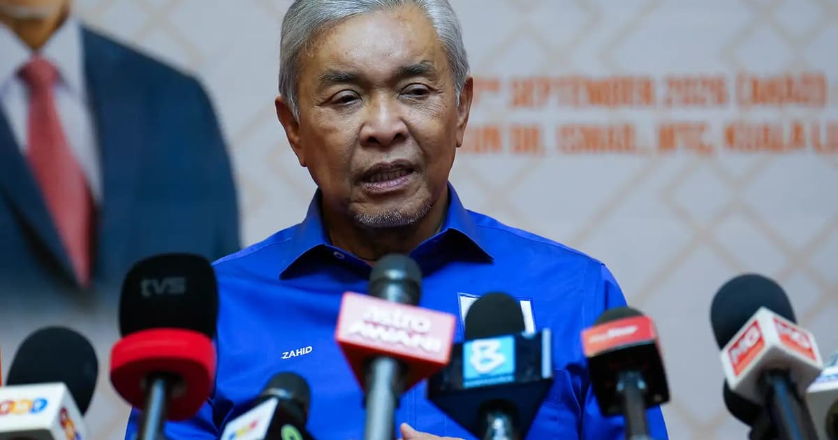Zahid minta Ismail berjumpa Tuanku Muhriz, undang selesaikan krisis