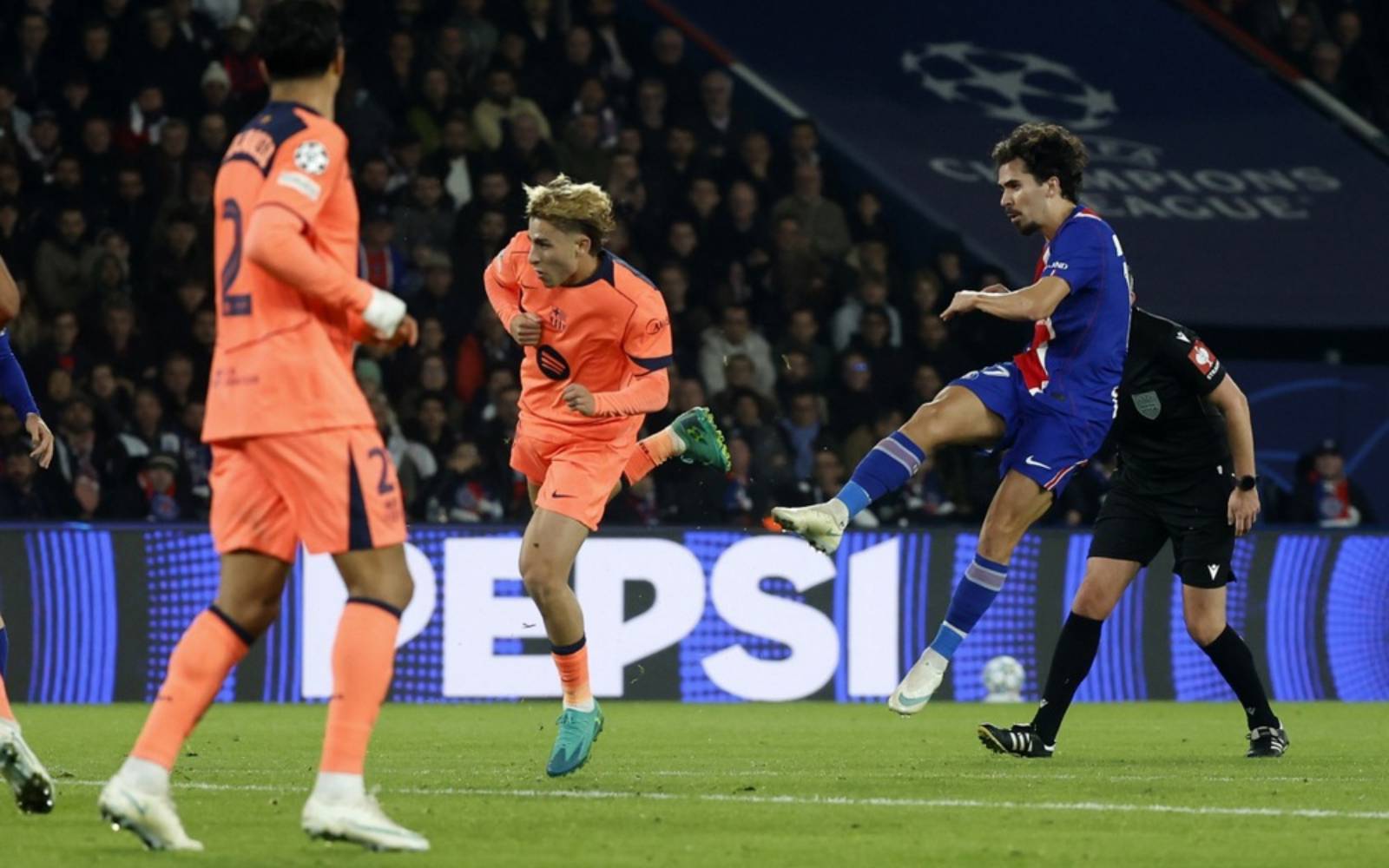 PSG Kalahkan Barcelona, Raih Kemenangan Liga Juara Ketiga Berturut-turut