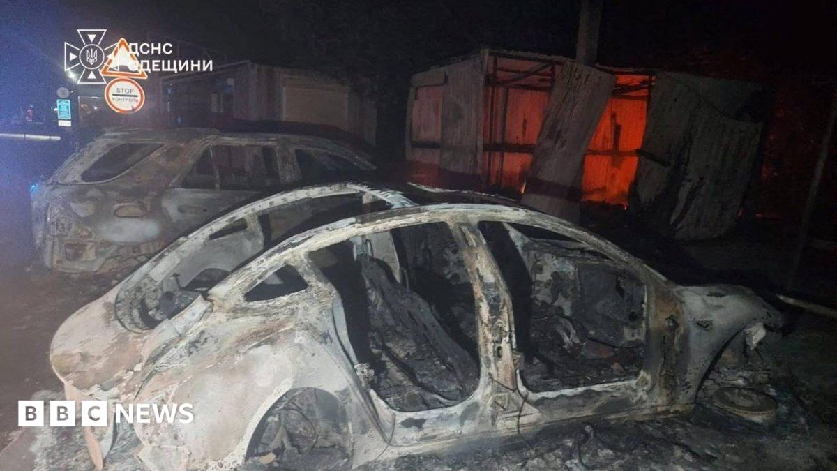 Russia, Ukraine escalate strikes; deaths reported at Moldova border