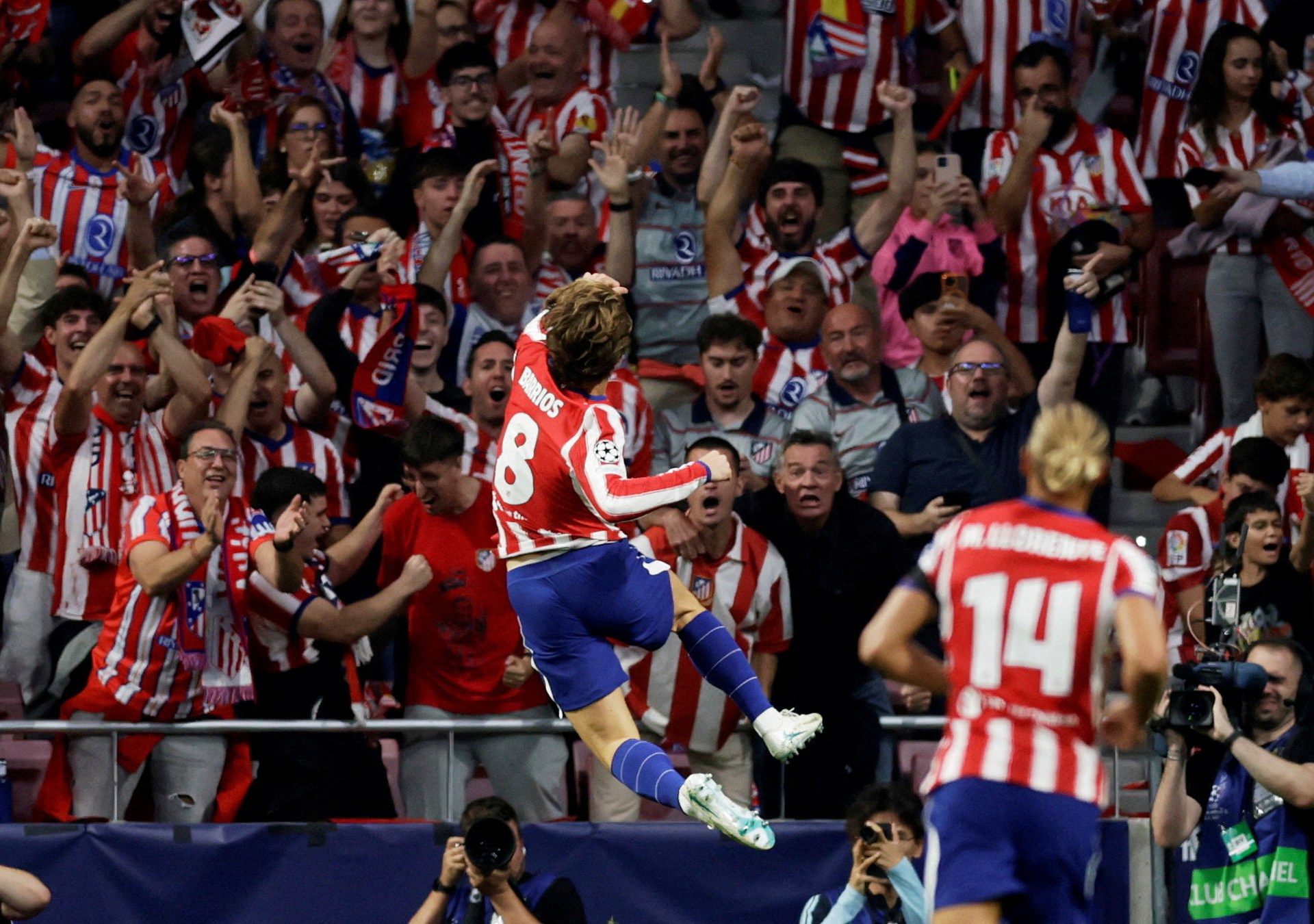 Atletico Madrid defeats Manchester United 2-0 in Champions League