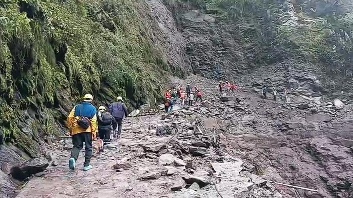 1,500 pilgrims evacuated from Kedarnath trek after landslide