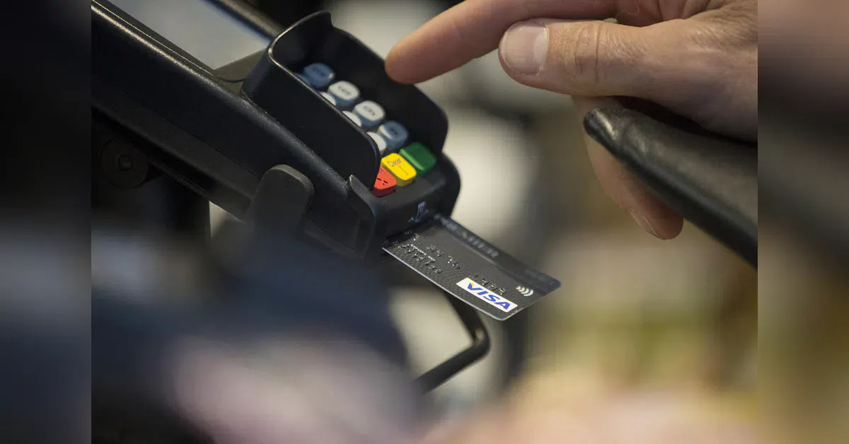 Credit card spending per card declines 2.4% year-on-year in July