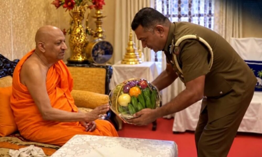 Asgiriya Mahanayake urges authorities to free imprisoned Buddhist monk