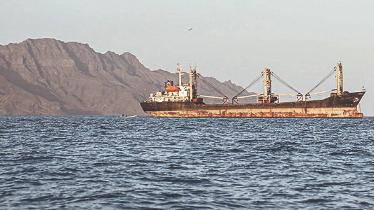 Houthi militants strike Saudi military base in fresh attack