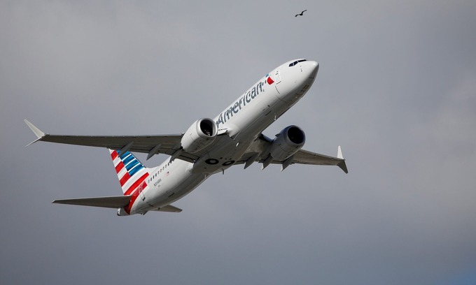 American Airlines flight diverted after passenger duct-taped to seat
