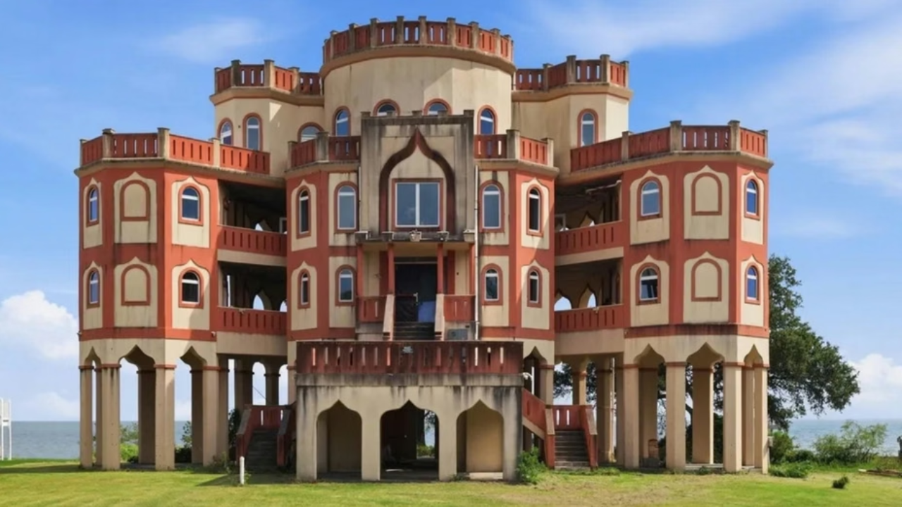 US homeowner's decade-long Taj Mahal-inspired mansion nears completion