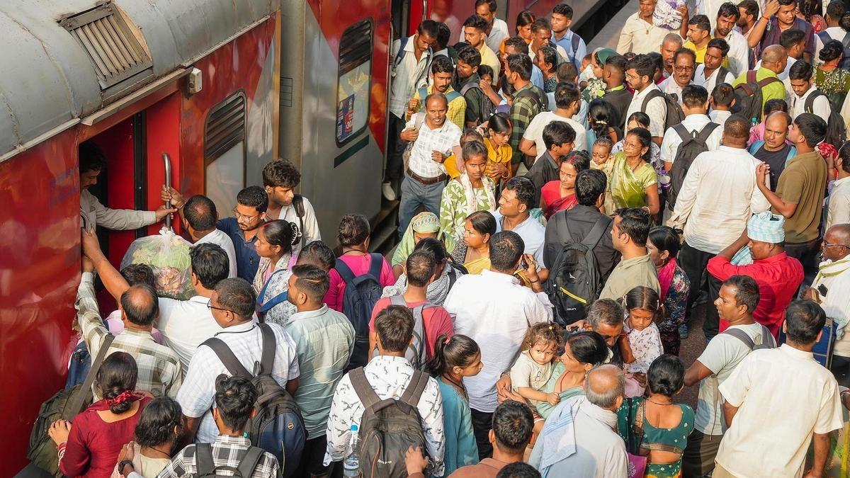 Indian Railways disrupts 170 trains amid Delhi protest security measures