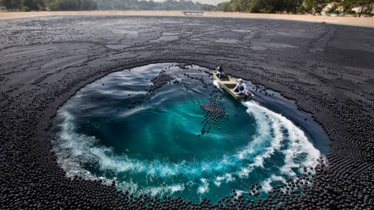 Los Angeles deployed 96 million plastic balls to combat water loss