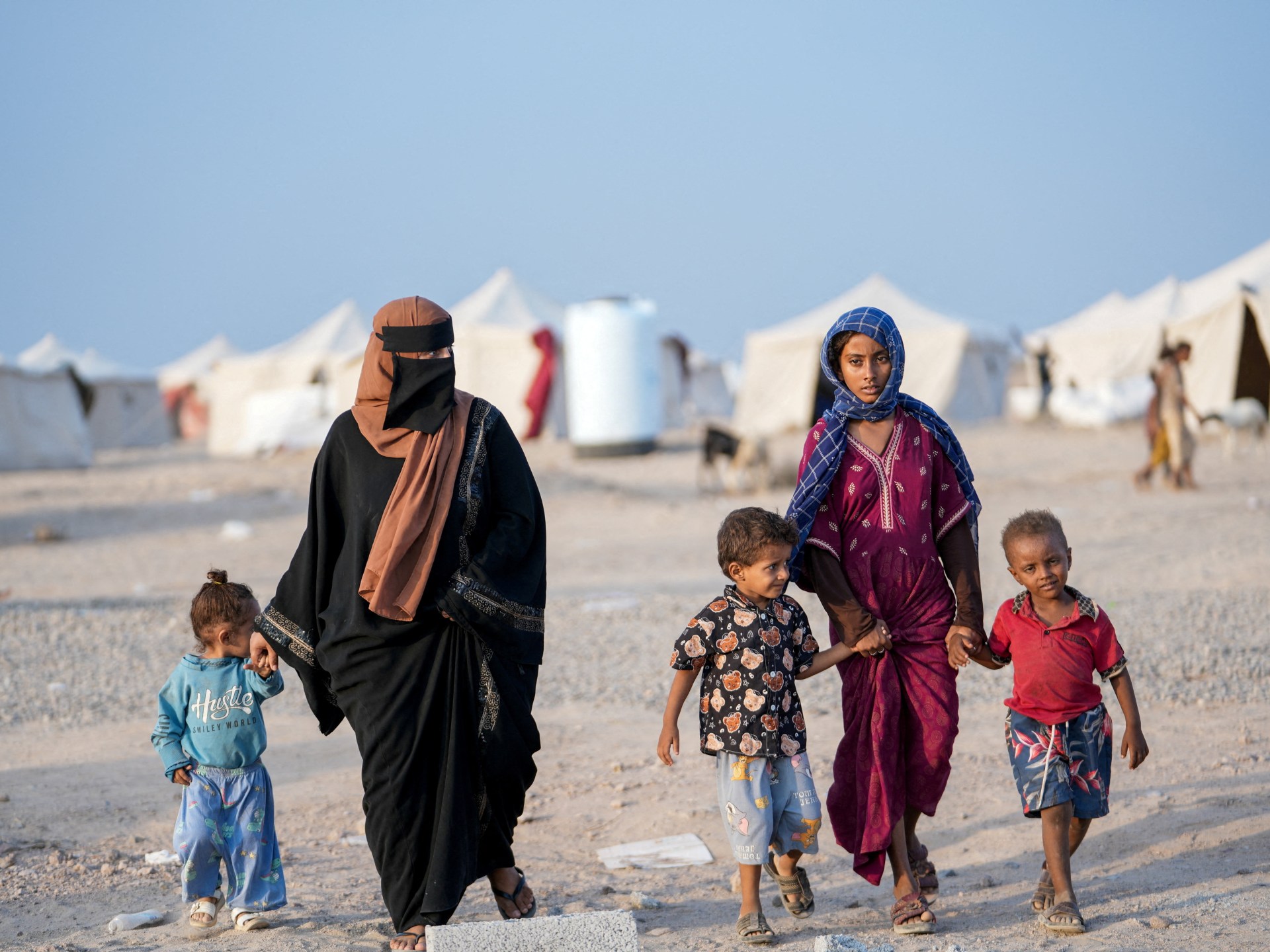 Houthis battle for key terrain as Yemen displacement crisis deepens