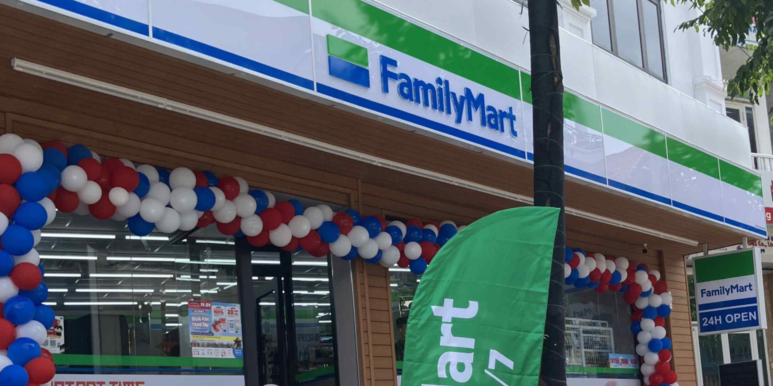 Japanese convenience chain FamilyMart opens first Hanoi store