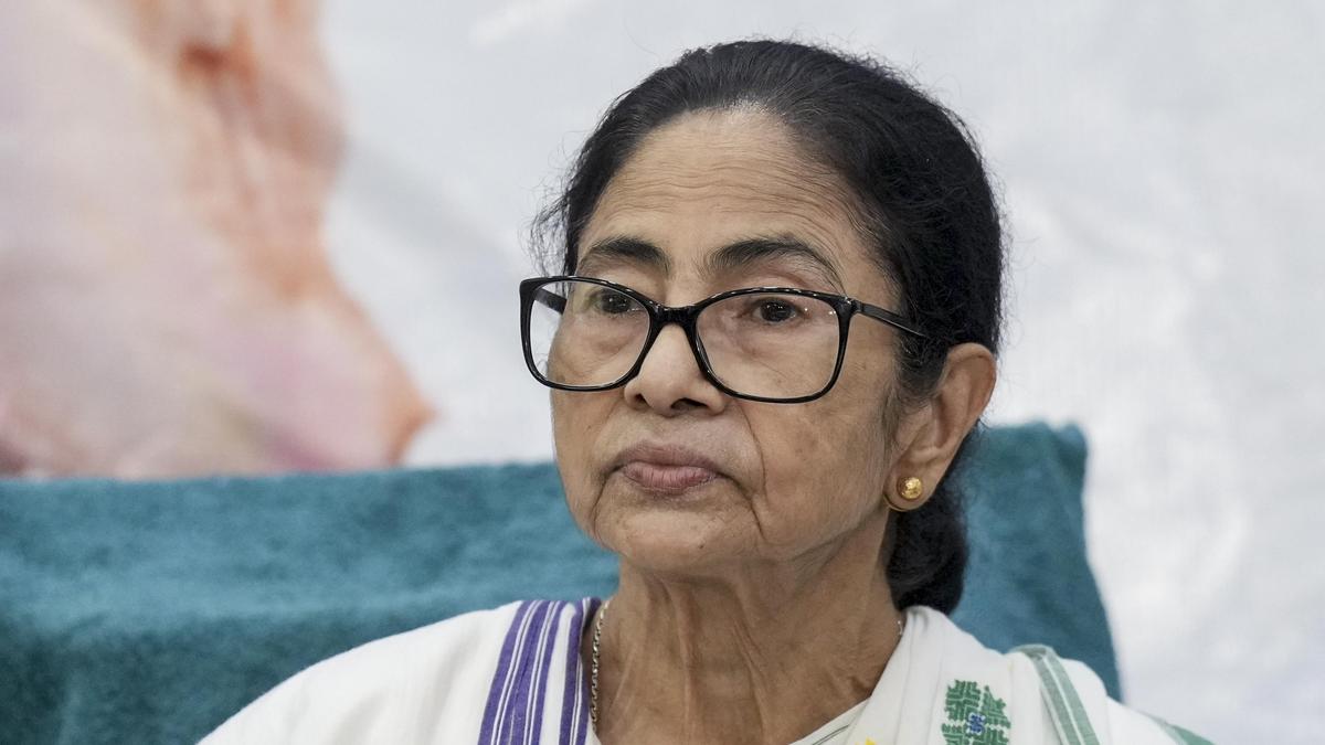 चुनाव आयोग के फैसले के खिलाफ ममता बनर्जी सुप्रीम कोर्ट में