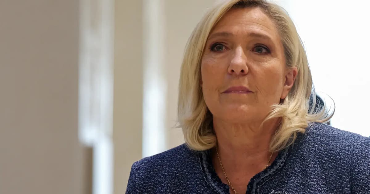 France's moderates scramble as far-right Le Pen gains ground
