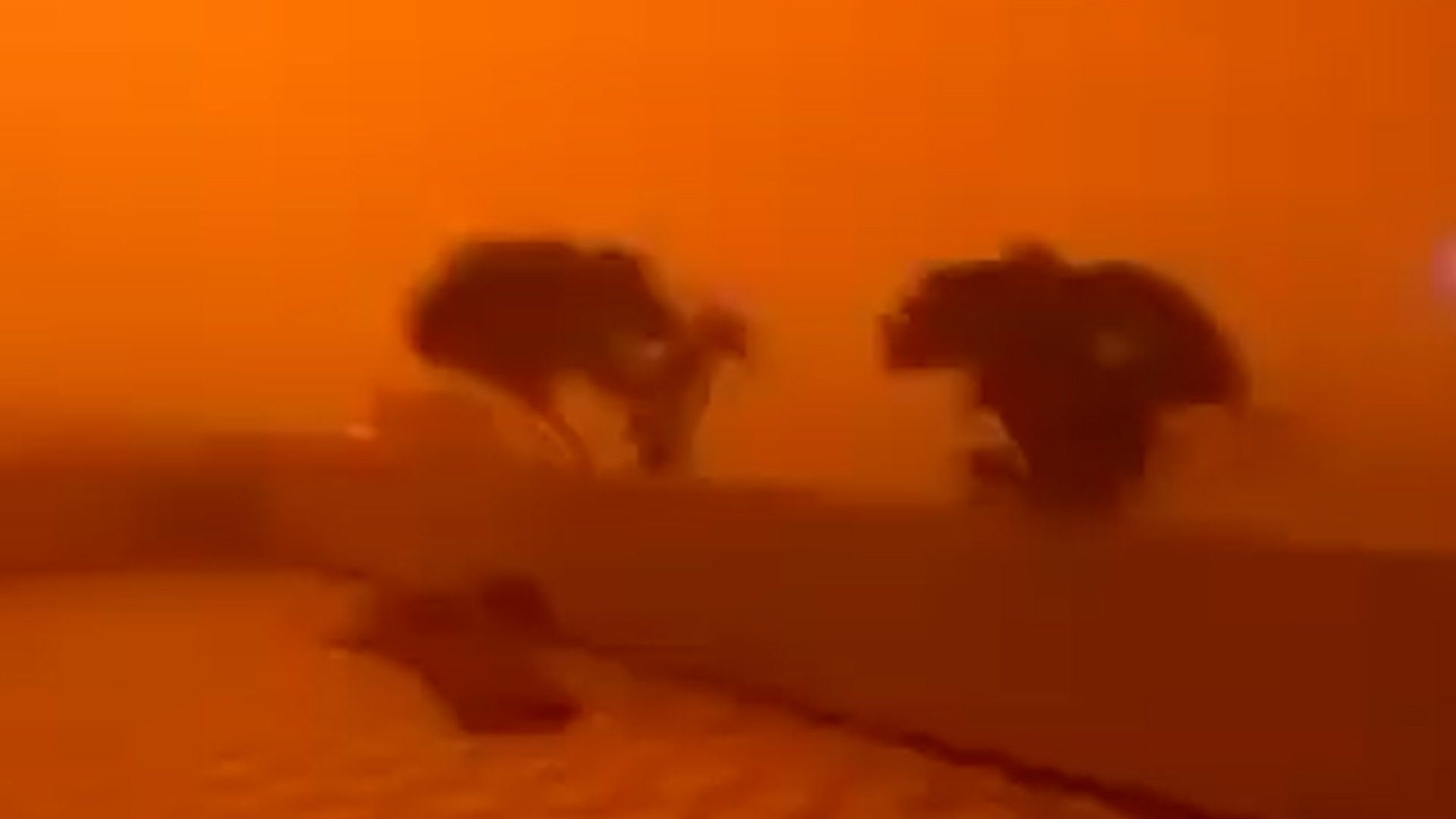 Massive sandstorm engulfs Syrian city of Homs in orange darkness
