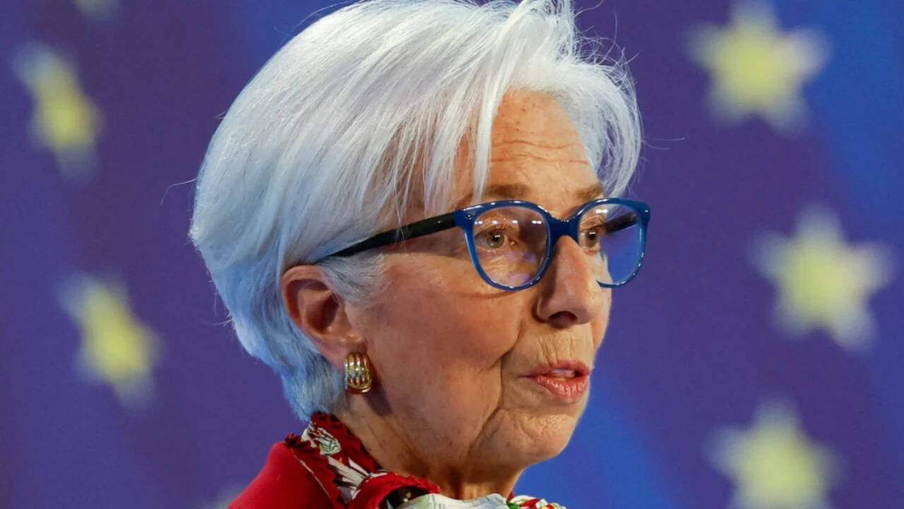 ECB Chief Lagarde Steps Down, Signals Move Into Politics