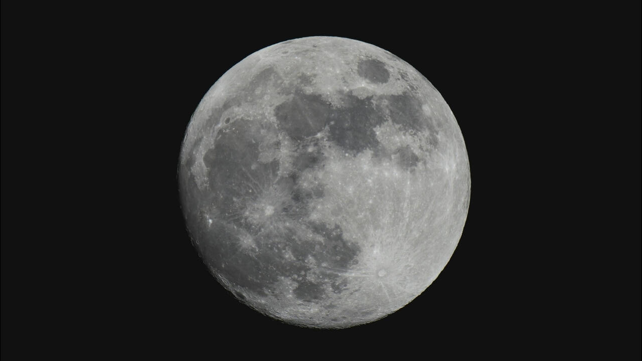 Moon's green glass beads reveal water trapped in lunar interior