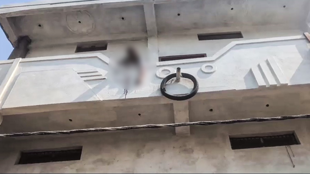 Madhya Pradesh Man Electrocuted While Spitting Gutkha from Balcony