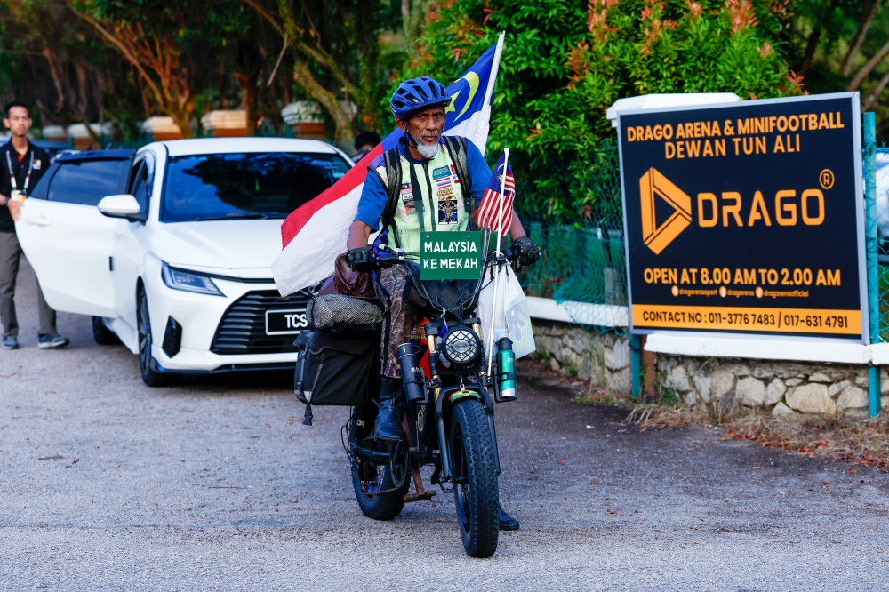Determined voter cycles 70km overnight to witness nominations