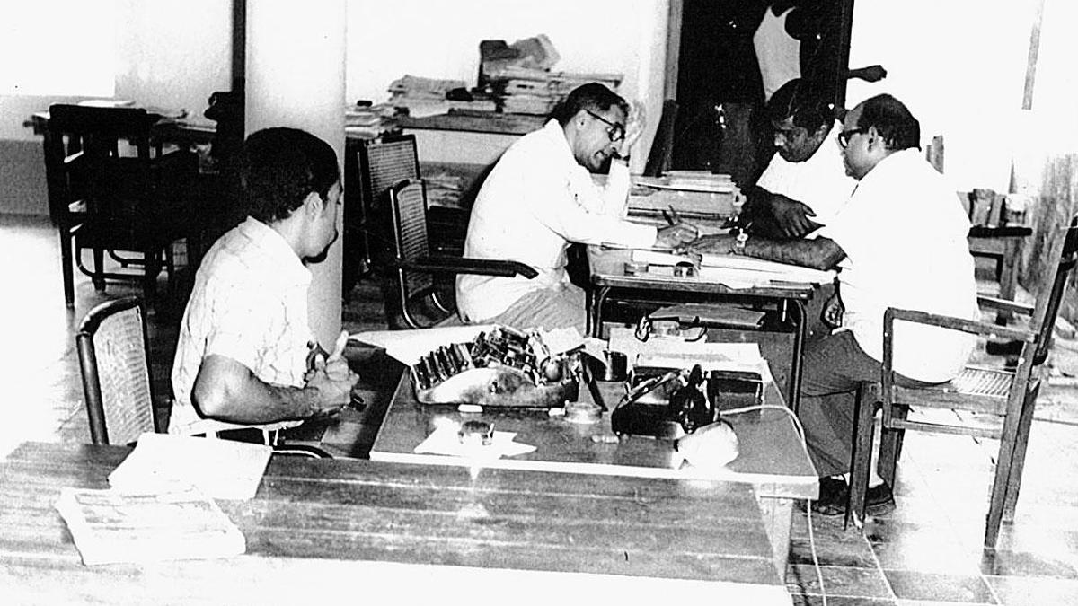 समाचार कक्ष में तकनीकी बदलाव: टिकर से वेब तक का सफर