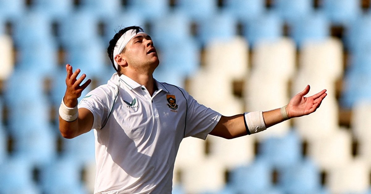 South Africa swap pace bowler for series decider against Australia