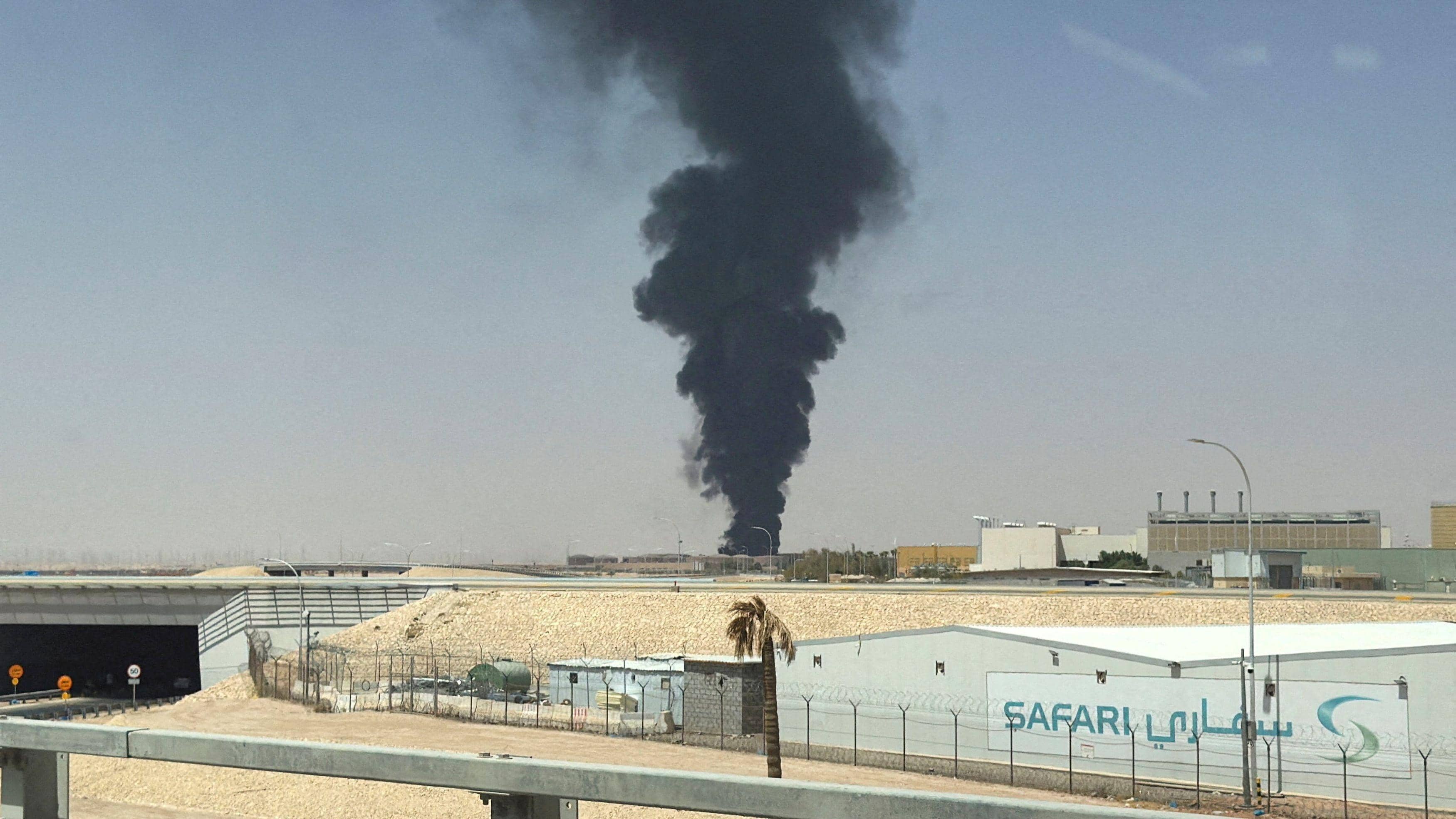 Riyadh airport partially resumes operations despite fresh Houthi warnings