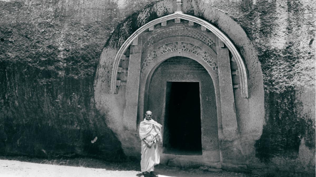पटना हाईकोर्ट ने बराबर गुफाओं के रखरखाव पर बिहार सरकार को कड़ी फटकार लगाई