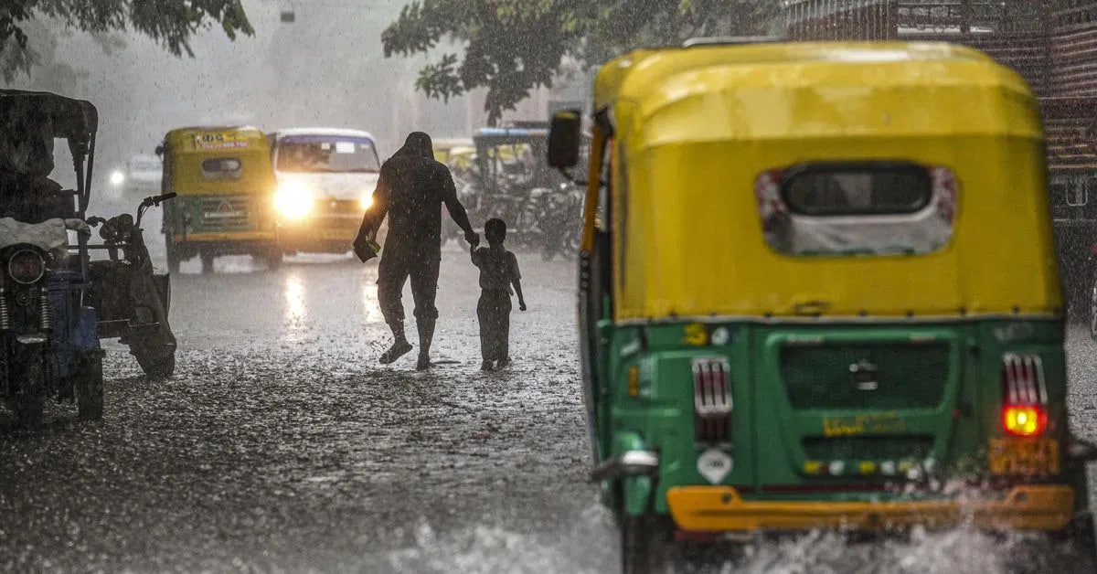 India faces heavy rainfall, thunderstorms threat through August 24