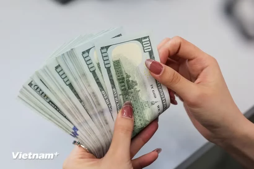 Vietnam's reference exchange rate weakens 5 VND against US dollar