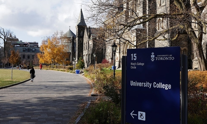 Giáo sư Harvard, MIT chuyển sang các trường đại học Canada