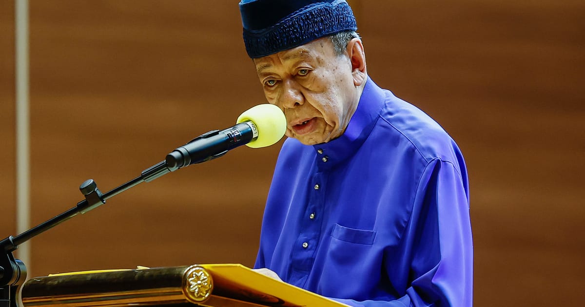 Bumiputera berpendapatan rendah tidak boleh ditinggalkan di UiTM - Sultan