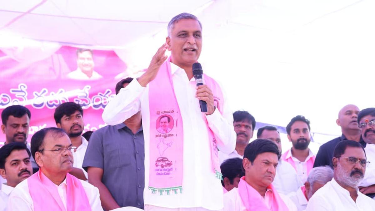 BRS calls for Telangana revenue minister's resignation over land delisting row