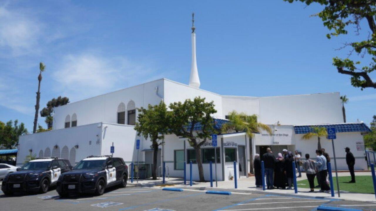 US teenager charged with murder for livestreaming mosque shooting