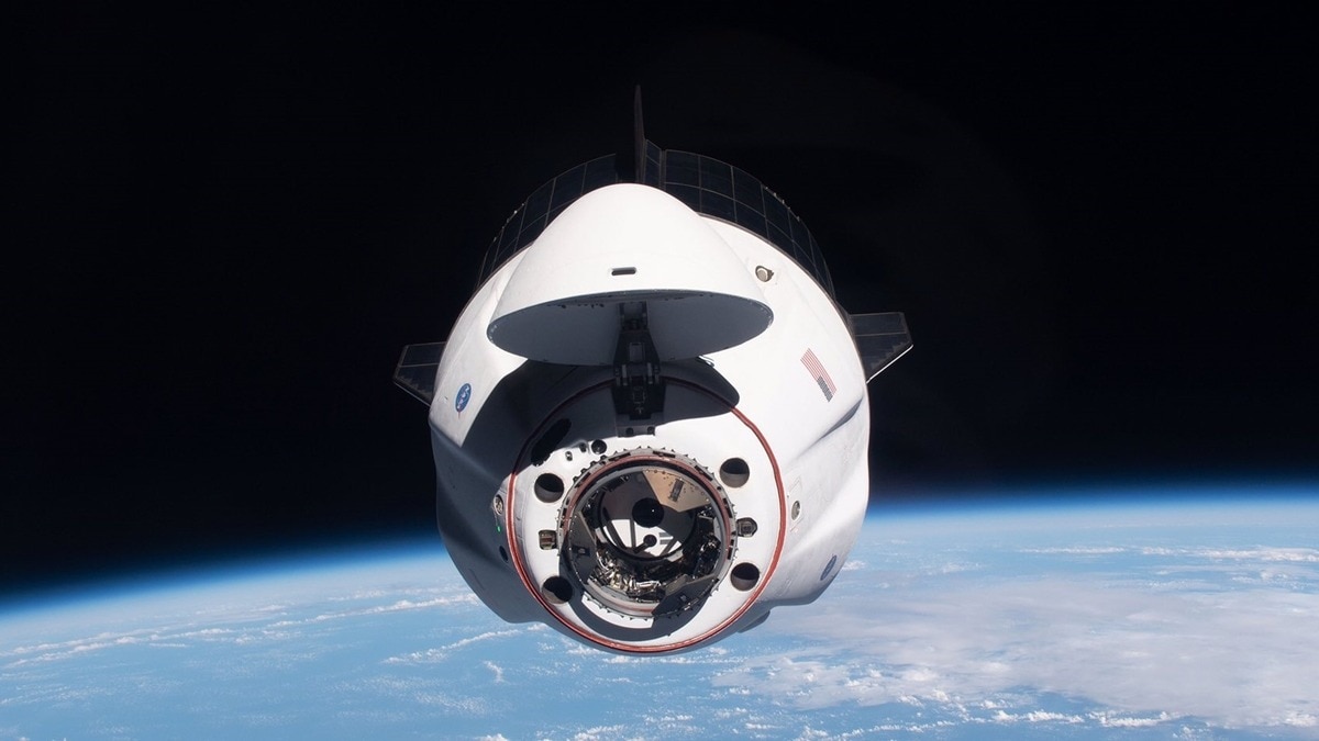 Four astronauts depart Space Station for Earth splashdown