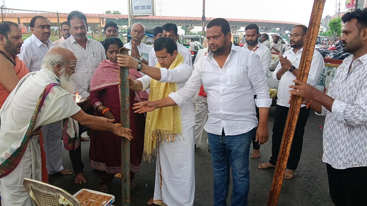 Kanaka Durga temple begins queue infrastructure work for Dasara