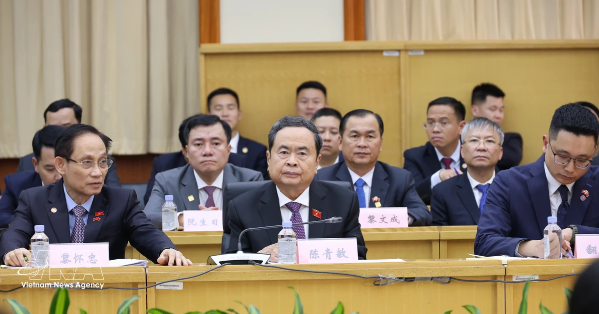 Vietnam NA chief praises legislative openness model during Beijing visit