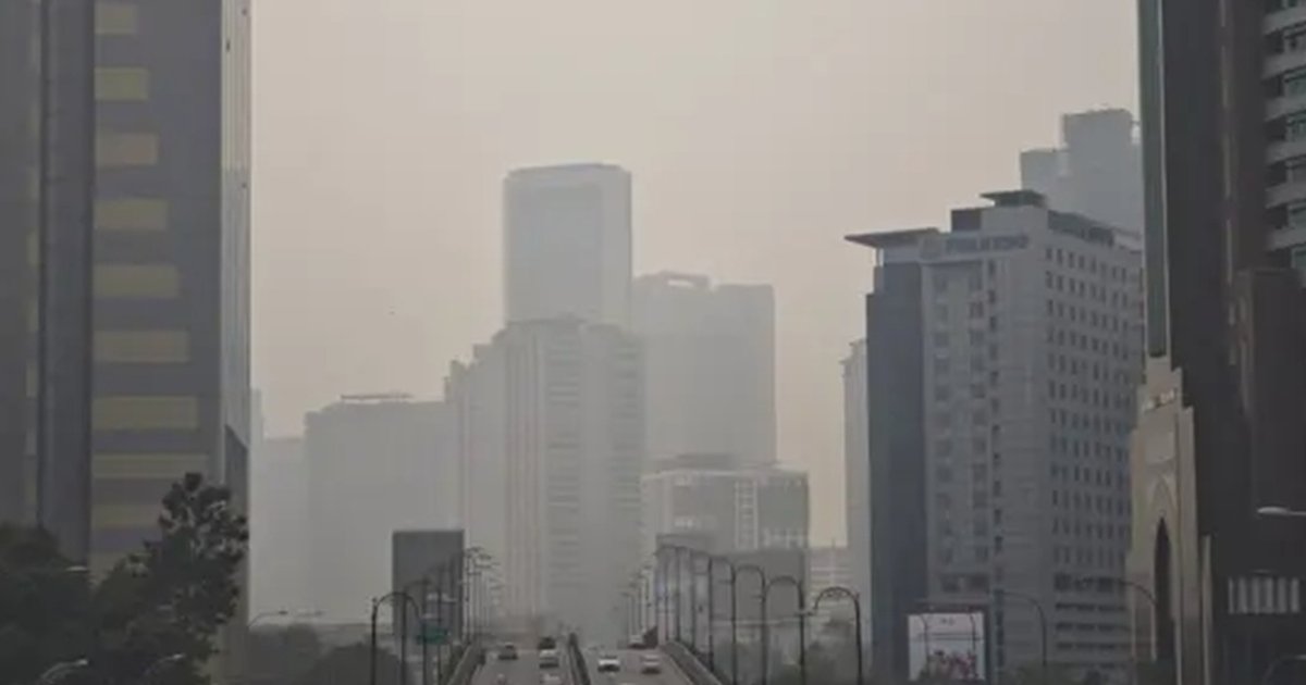Johor schools closed as haze crisis worsens air quality