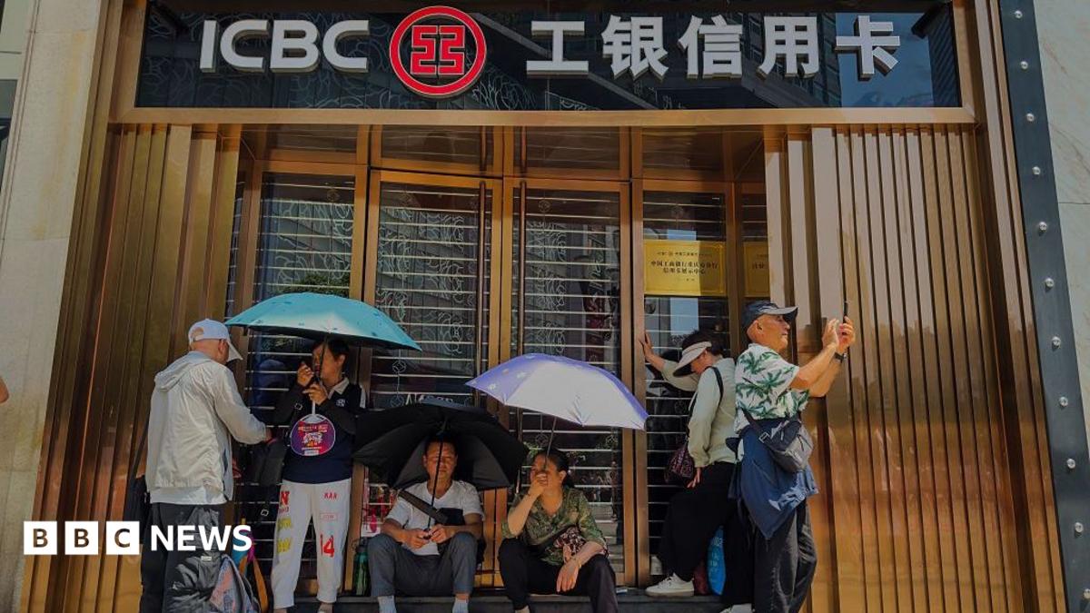 China injects $54 billion into banks, insurers to support economy