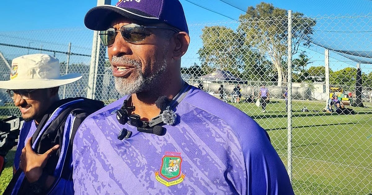 Simmons Eyes Caution Against Injured Australian Team