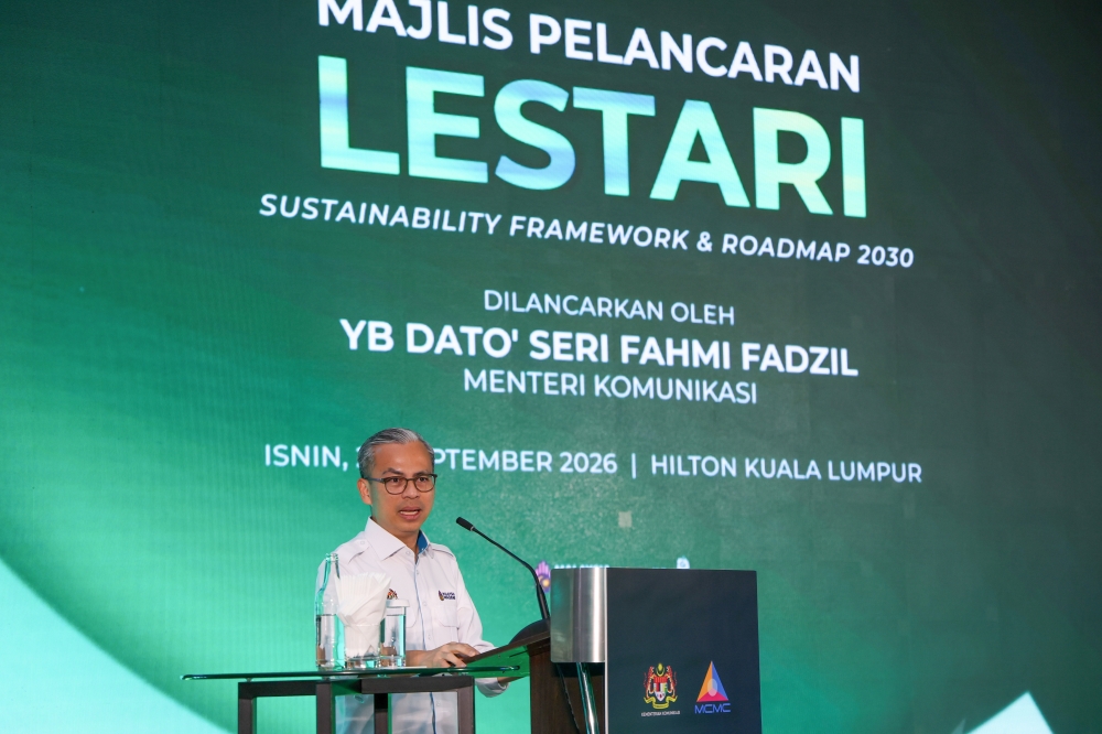 Fahmi desak syarikat telekomunikasi tinggal janakuasa diesel, beralih ke tenaga boleh baharu