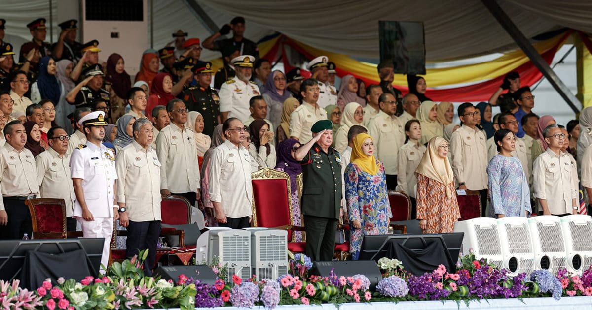 Royal couple presides over National Day festivities in Putrajaya