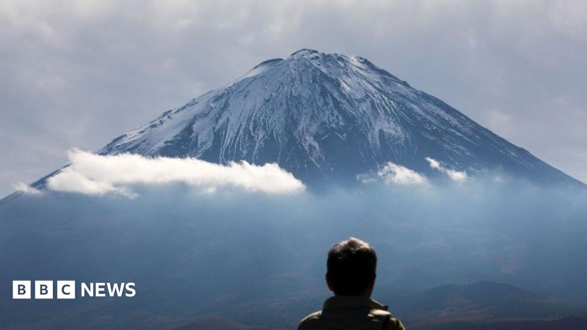 Japan to charge rescue fees for off-season Mount Fuji accidents