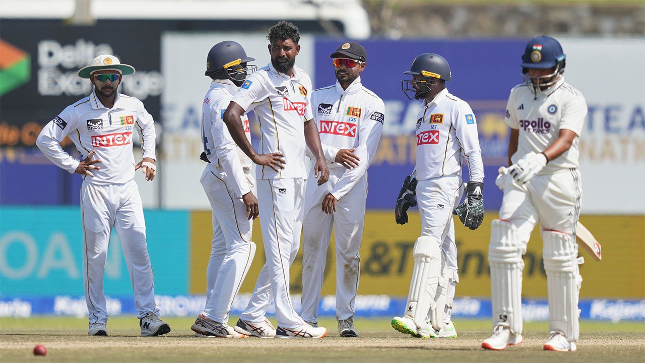 India collapse at Galle sets 372-run target for Sri Lanka