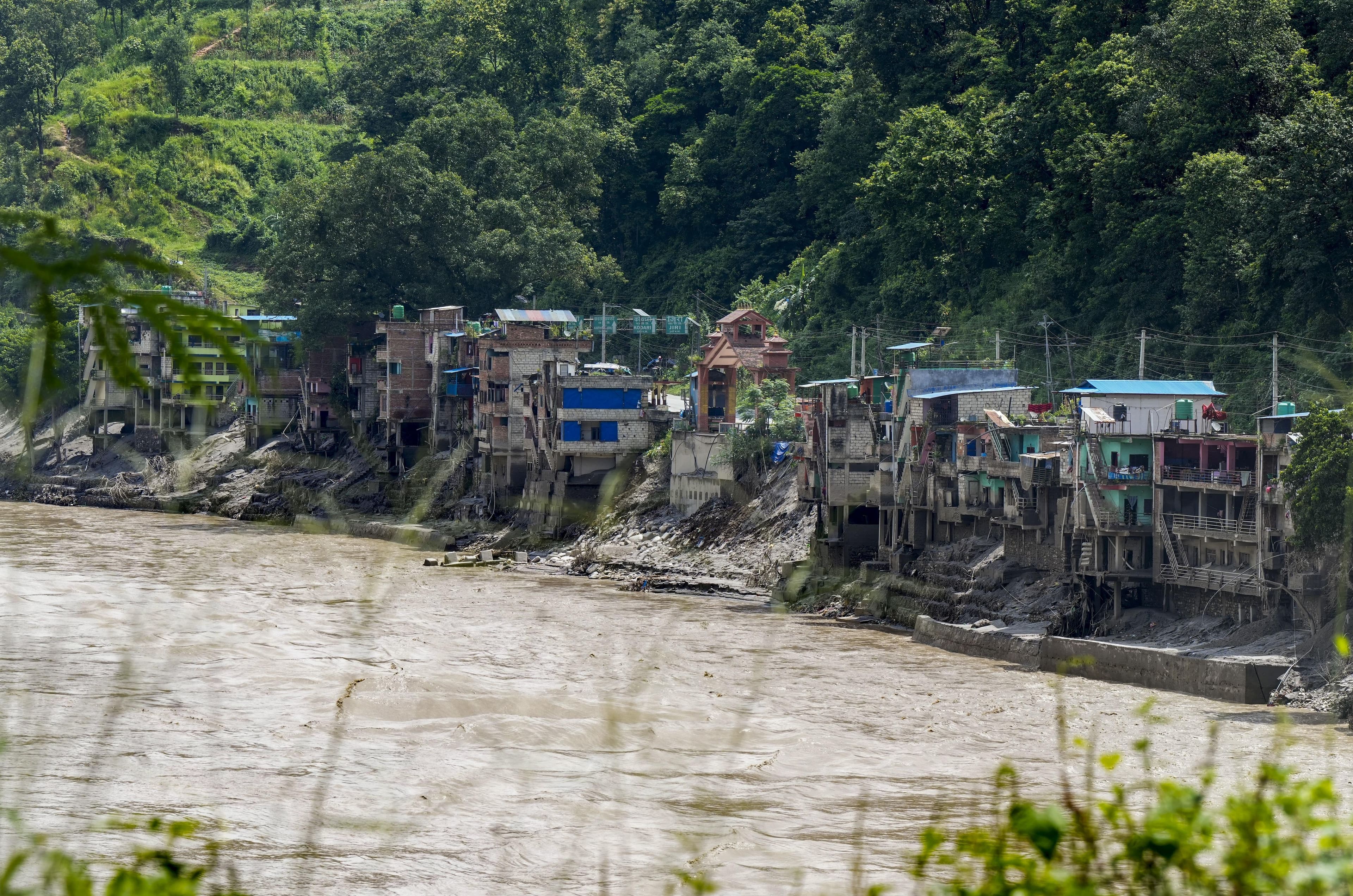 Nepal flood death toll reaches 1,453 as search efforts continue
