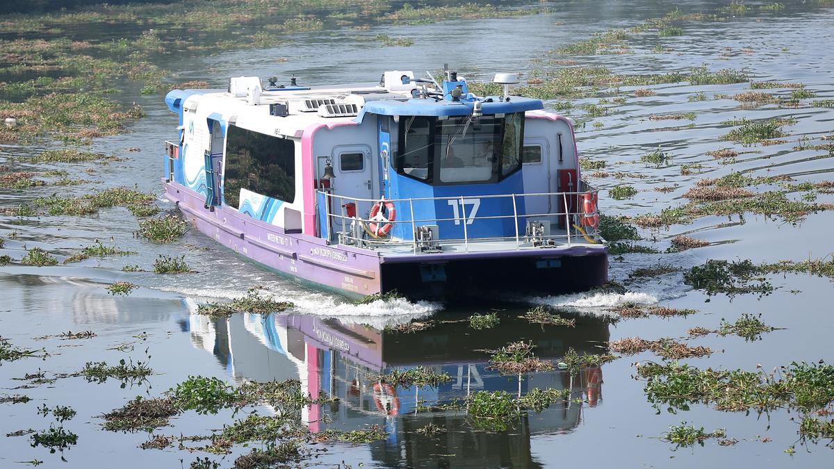 कोचीन वाटर मेट्रो से छह टर्मिनल हटाने का सरकारी आदेश विवादास्पद