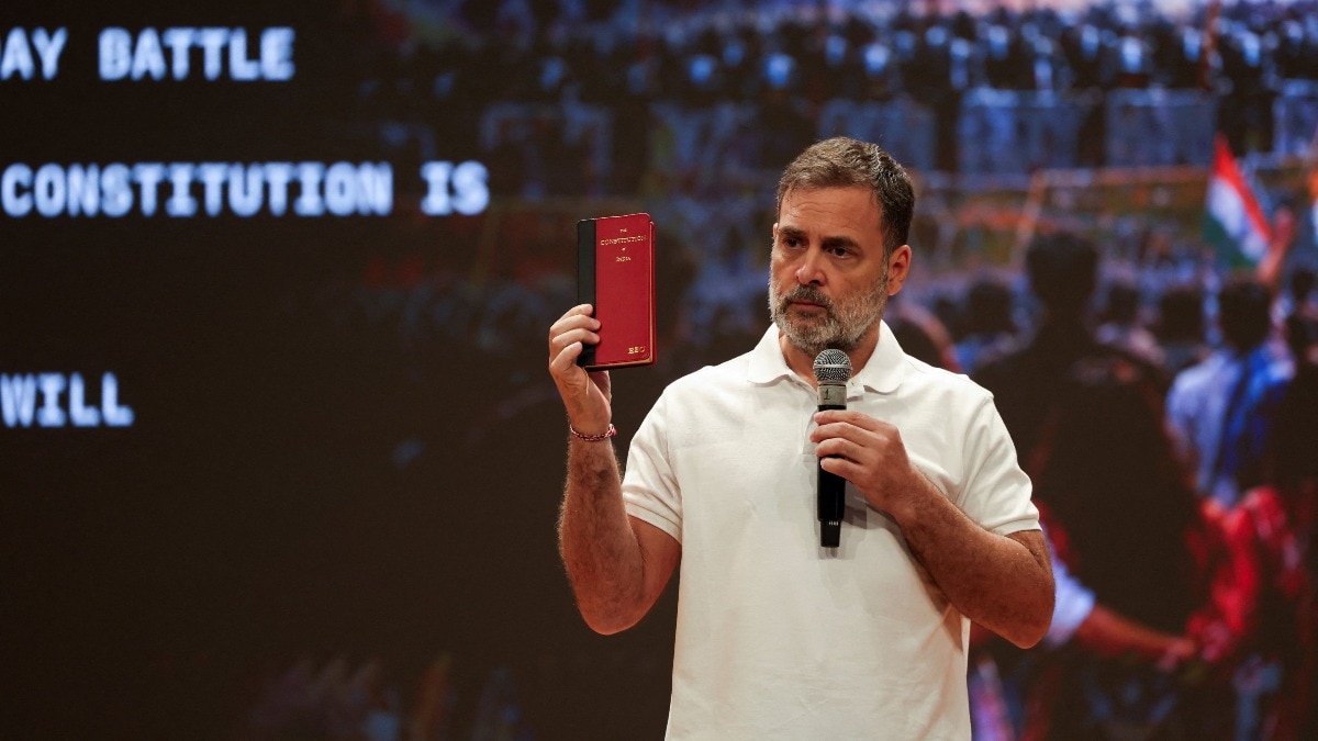 Rahul Gandhi claims contact with 200 government officials