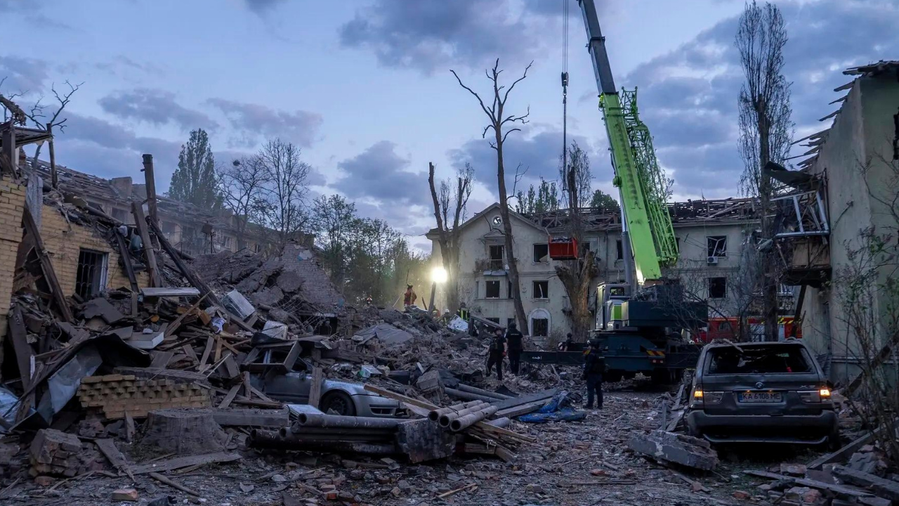 Russia Threatens Major Offensive Against Ukraine Energy Infrastructure