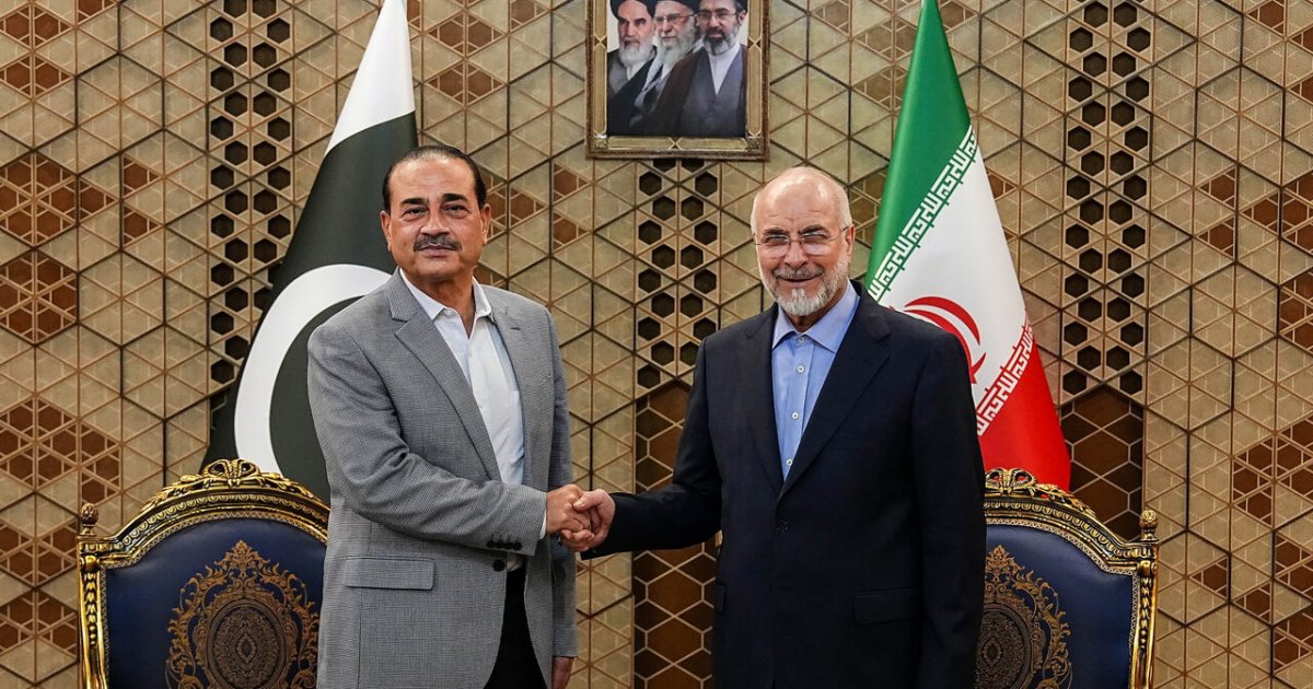 Pakistan army chief's Iran visit signals diplomatic push amid US tensions