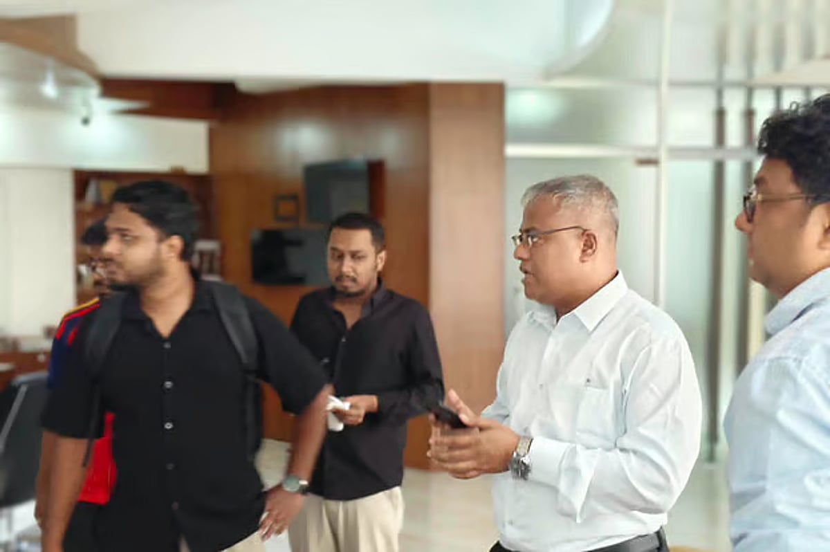 New Vice-Chancellor Enters Closed University Office Amid Unrest