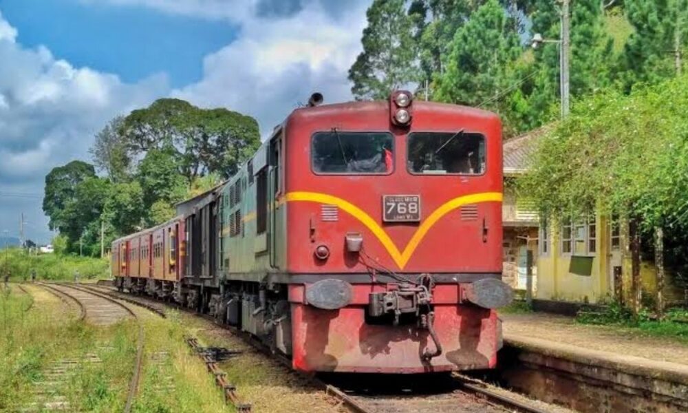 New rail service launches between Polgahawela and Peradeniya